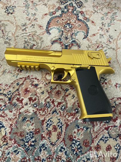 Пистолет desert eagle с гильзами