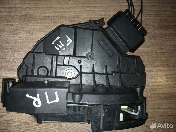 Замок двери п/п Форд Фокус 3/ Куга