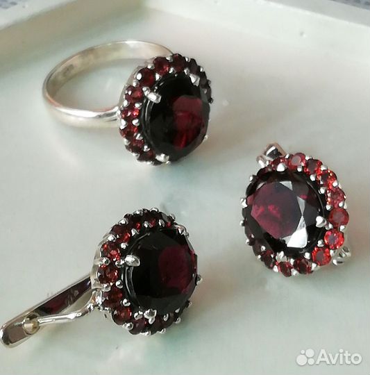 Серьги, кольцо 17,5, 18 гранат серебро С423