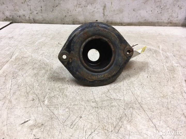 Опора заднего амортизатора Volkswagen Passat B3