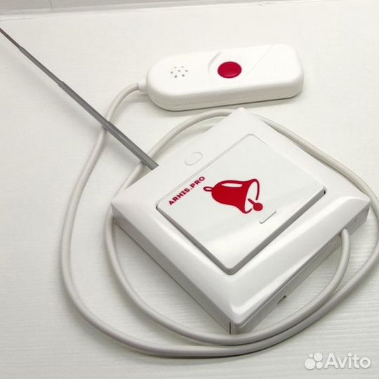 Кнопка вызова персонала с выносной кнопкой в руку