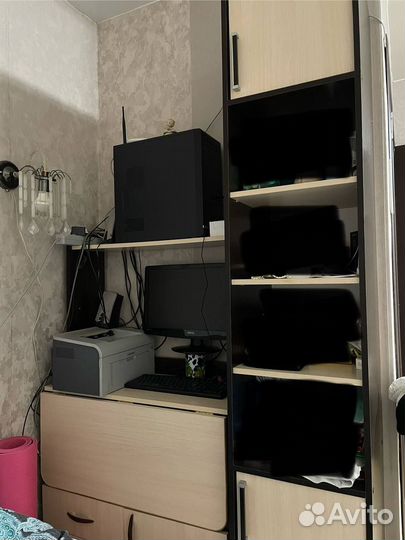 Шкаф-пенал, стол