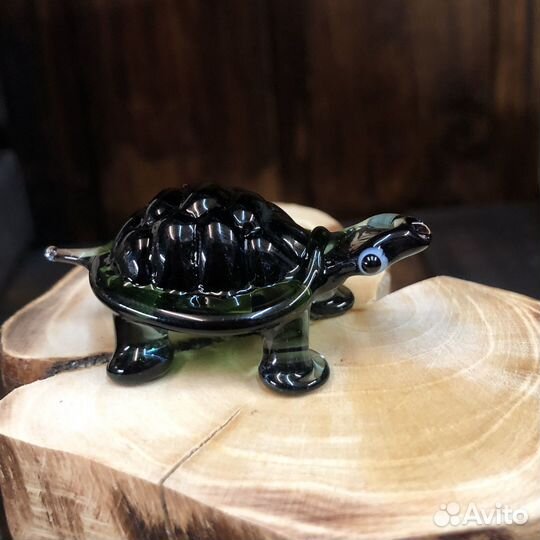 Стеклянная черепаха из стекла