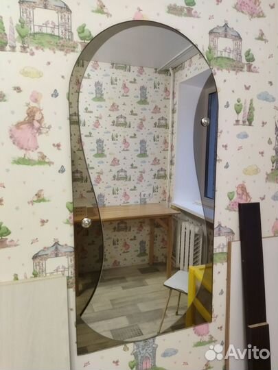 Зеркало настенное