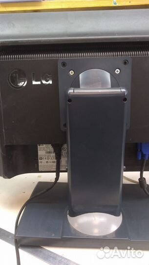 Монитор LG W1942S