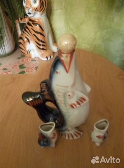 Фарфоровая статуэтка