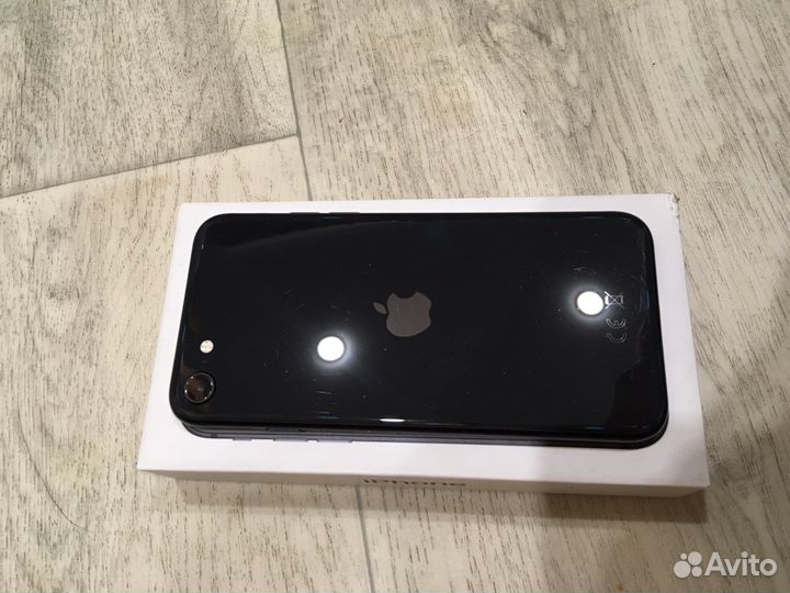 iPhone SE (2020), 64 ГБ