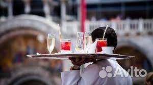 Официант в ресторан