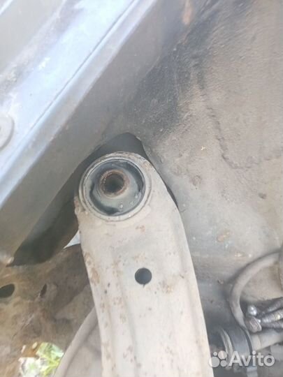 Рычаг передней подвески Volkswagen Vento/Golf 3