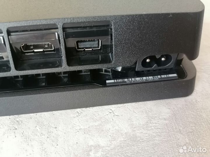 PS4 Slim 1Tb+2джоя, игры