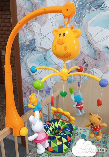 Музыкальный мобиль на кроватку