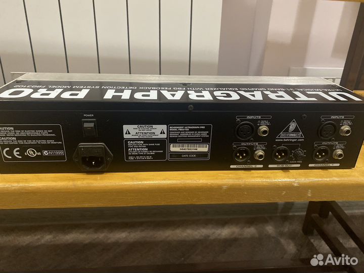 Behringer «FBQ3102 ultragraph PRO»