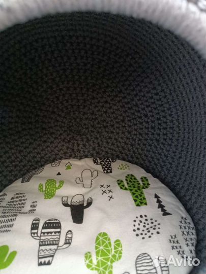 Домик для кошки вязаный