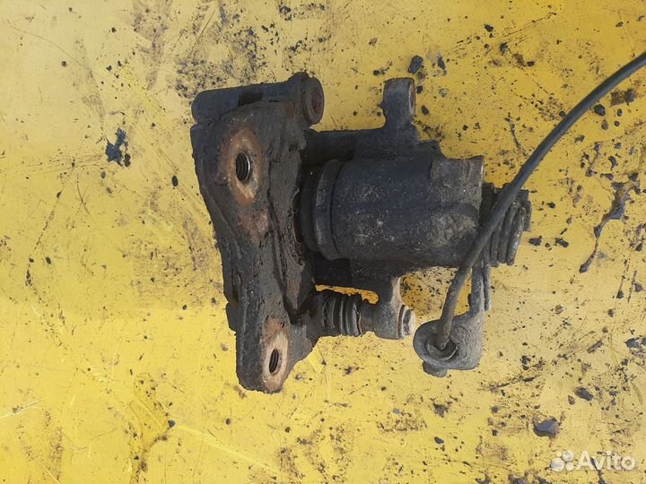 Суппорт задний правый VW Sharan