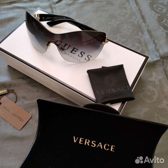 Солнцезащитные очки Versace женские италия