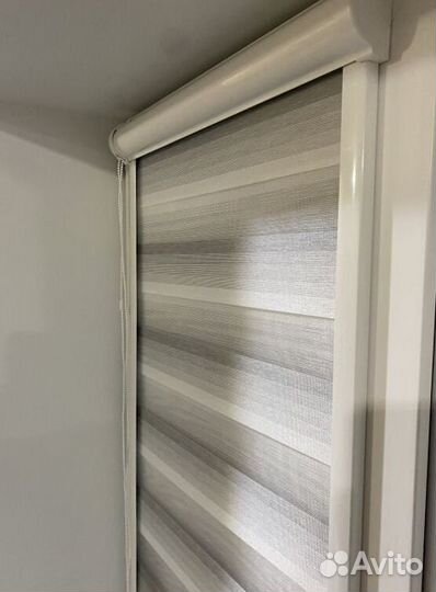 Рулонные шторы зебра в коробе H0393