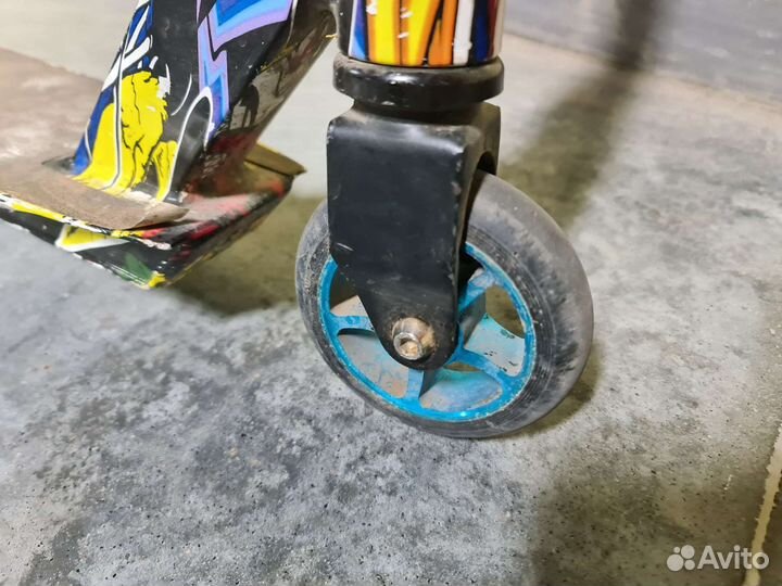 Трюковой самокат Yezz WOW