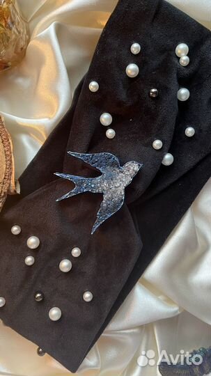 Брошь ласточка