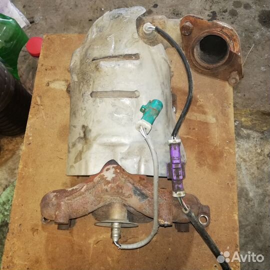 Выпускной коллектор с катализатором на форд фьюжн