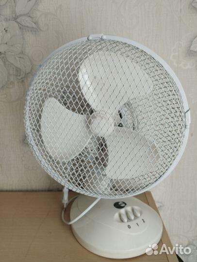Вентилятор настольный поворотный