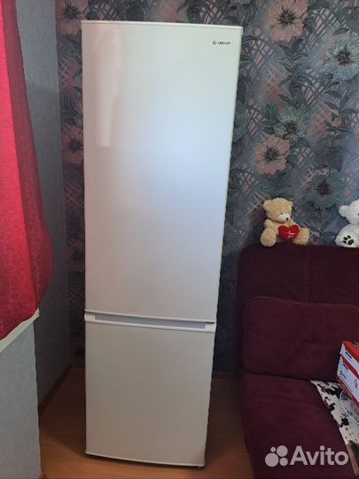 Холодильник Dexp TF275D