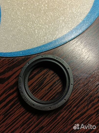 Сальник коленвала 054115147B