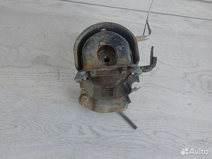 Toyota Rav4 XA50 Подушка двигателя