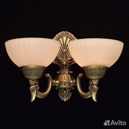 Стильный настенный светильник Афродита бренда MW-l