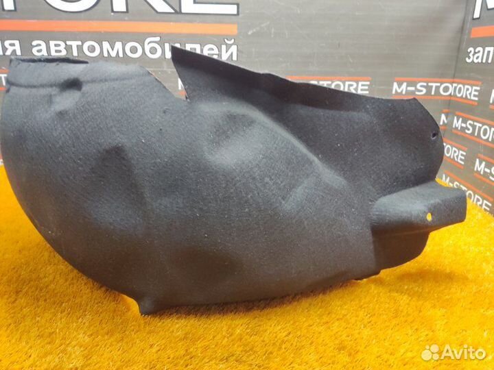 Подкрылок задний правый Mercedes-Benz Clk-Class