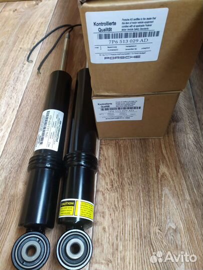 VW Touareg задний амортизатор