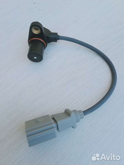 Датчик положения коленвала Stellox 0600013SX