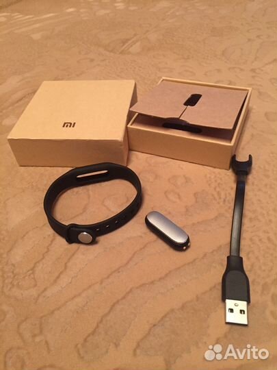 Продам фитнес трекер Mi Xiaomi