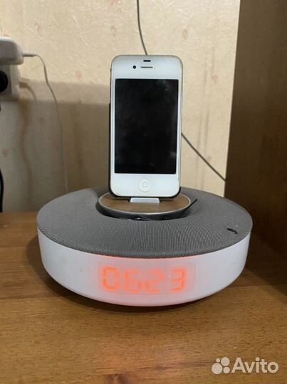 Док-станция и iPhone 4s