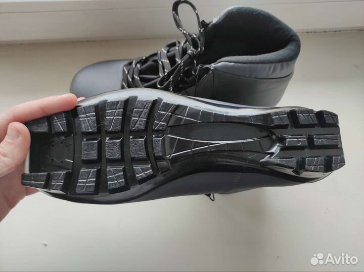 Новые лыжные ботинки 43