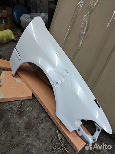 Крыло на toyota mark 2 100 правое