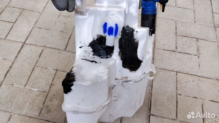 Бачок омывателя Nissan Qashqai (J11) 2019-2023 год