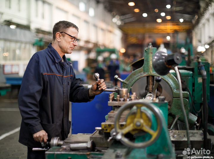 Токарь-револьверщик / Оборонное производство