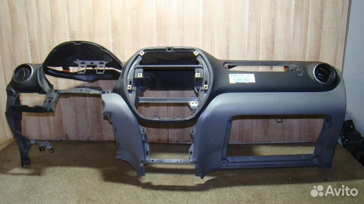 Торпедо Toyota RAV4 (XA20)