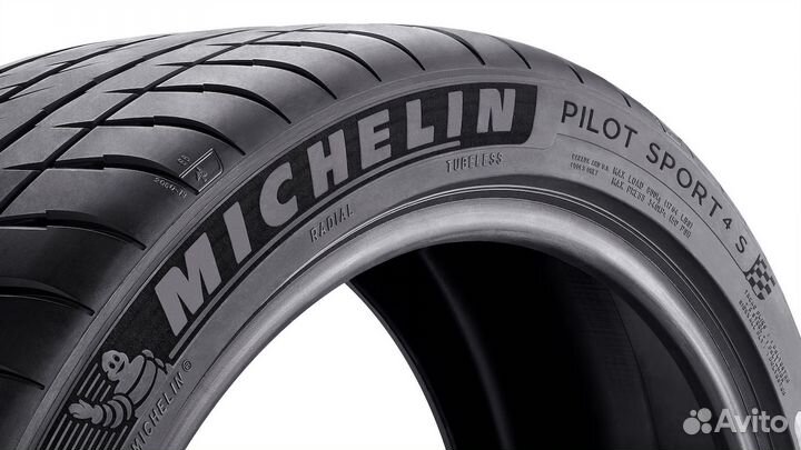 Michelin Pilot Sport 4 255/40 R18 99Y