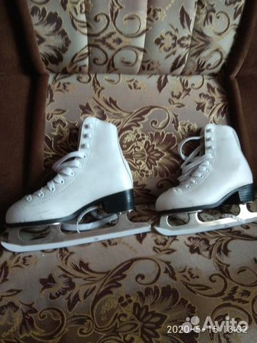 Ледовые коньки для девочки