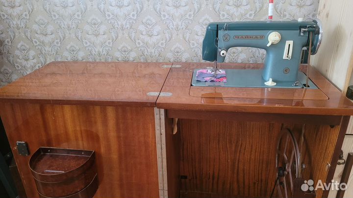 Швейная машина Чайка 2