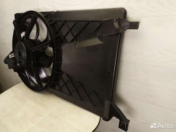 Вентилятор охлаждения Ford Focus 2 1,8 - 2,0
