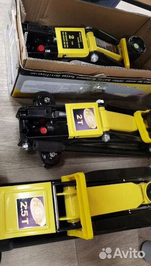 Домкрат 2. тонны подкатной