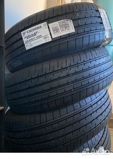 Yokohama BluEarth-XT AE61 225/65 R17