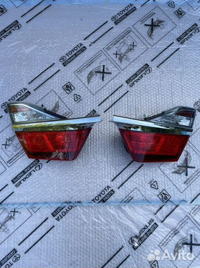 Фонарь в крышку багажника Toyota Camry v55