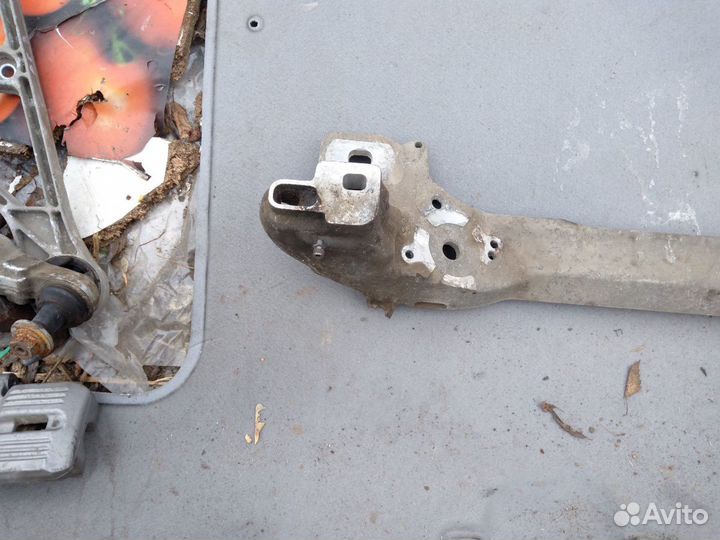Балка подмоторная audi A8 D3