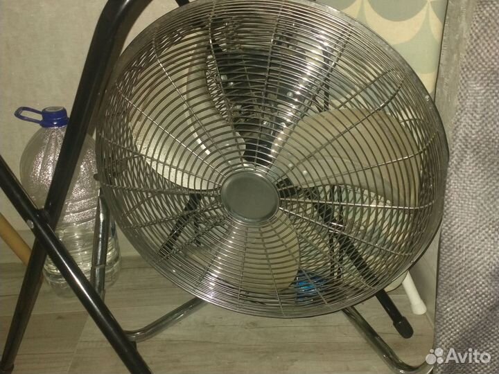 Продам вентилятор напольный