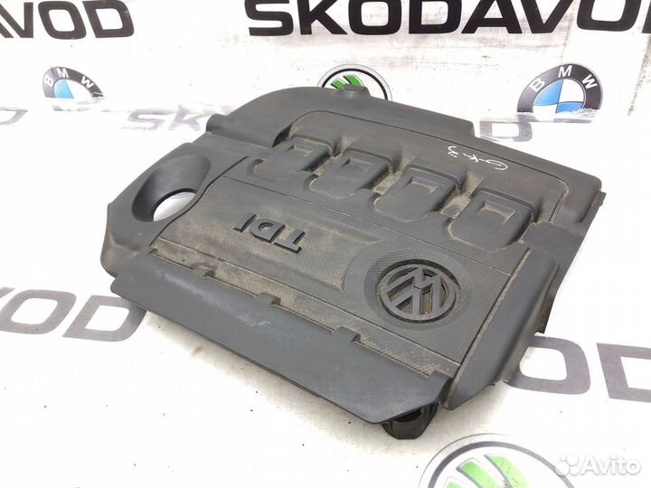 Крышка двигателя декоративная Volkswagen Passat B8
