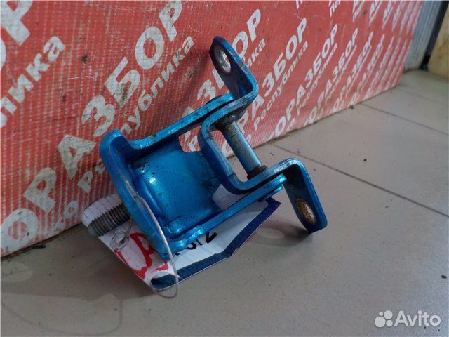 Петля двери верхняя задняя правая Mazda 3 BL Z6