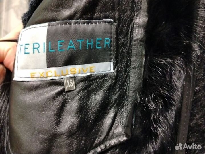 Дубленка натуральная женская с капюшоном